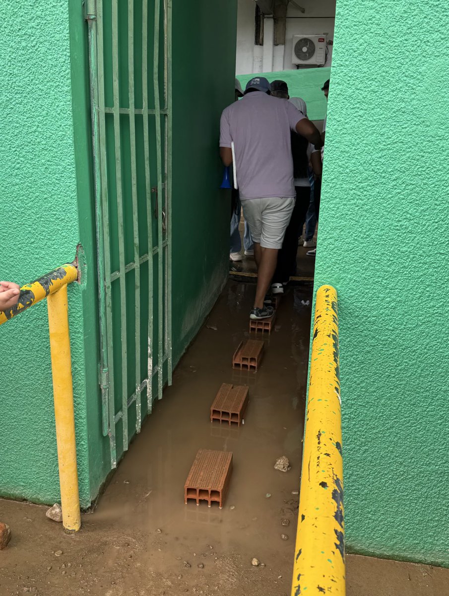 comperboludo's tweet photo. Lo primero que veo al llegar al Tahuichi despues de su tremenda renovación🔥 https://t.co/HlocDk8ChY