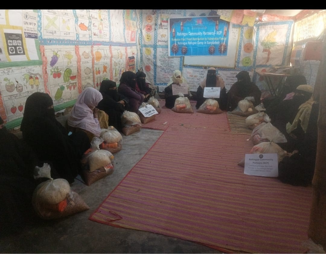 If you scroll, please leave a dot.

21 DAYS UNTIL THE END RAMADAN.

Our team is distributing Ramadan iftar meal packages to vulnerable Rohingya refugee families who struggle to find food to break their fast during Ramadan.

As you know, USAID has cut funding, and many families