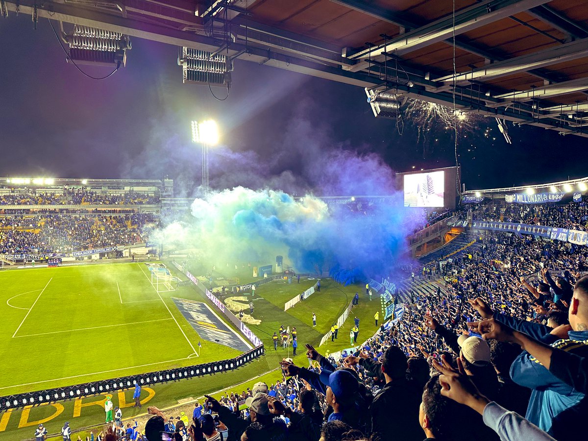 losembajagoles's tweet photo. La murga y carnaval de @BlueRain1992 y @CADC1992oficial en la victoria 5-1 de Millos el jueves #AzulYBlanco #VamosMillosQuerido https://t.co/Ax2JWlc6Kh