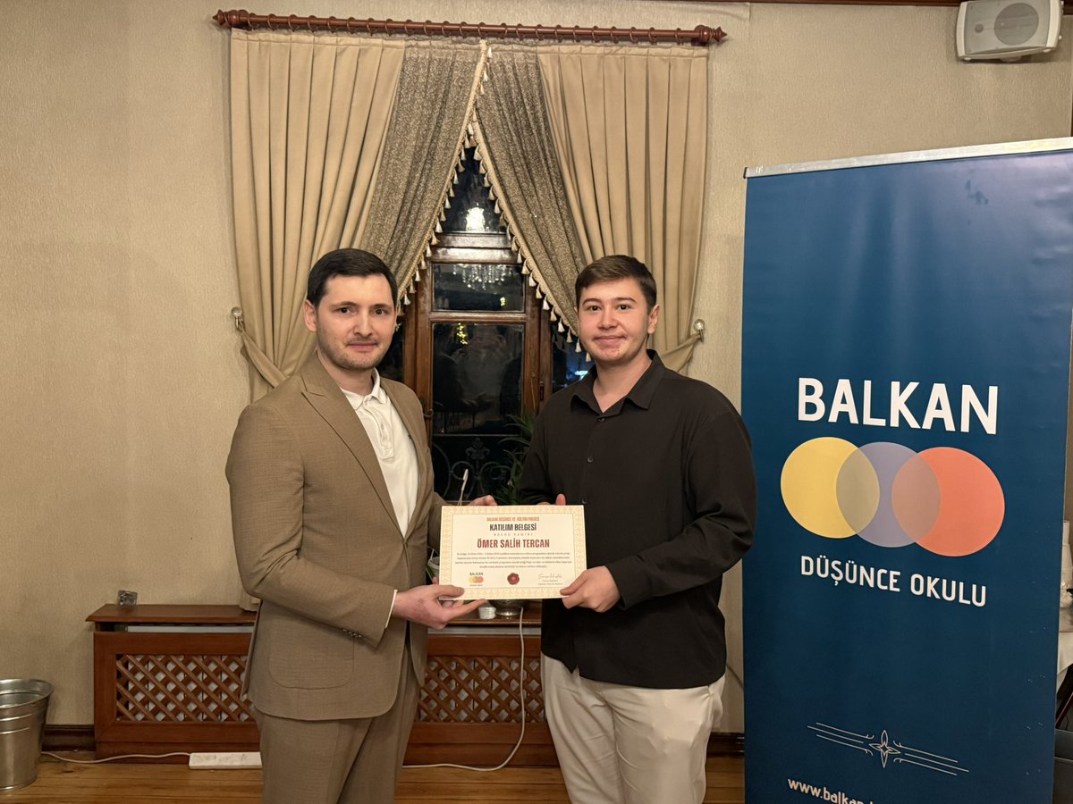 BalkanDusunce's tweet photo. T.C. İçişleri Bakanlığı Sivil Toplumla İlişkiler Genel Müdürlüğü destekli projemizi düzenlediğimiz sertifika töreniyle tamamladık. 

10 ders, 6 seminer, Balkan Kültür Günü, Büyükelçilik ziyaretleri ve kitapla taçlanan süreçte emeği geçen herkese teşekkür ederiz. https://t.co/P5uOSbkFlI