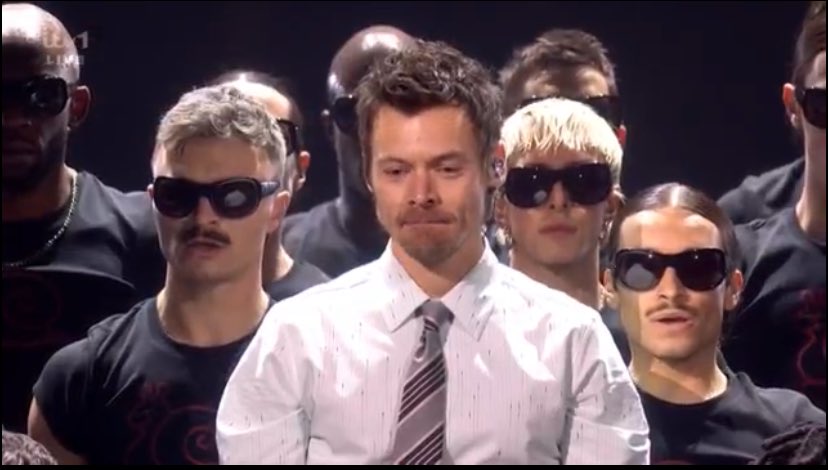 lamentablemente te tengo que amar toda mi puta vida harry styles