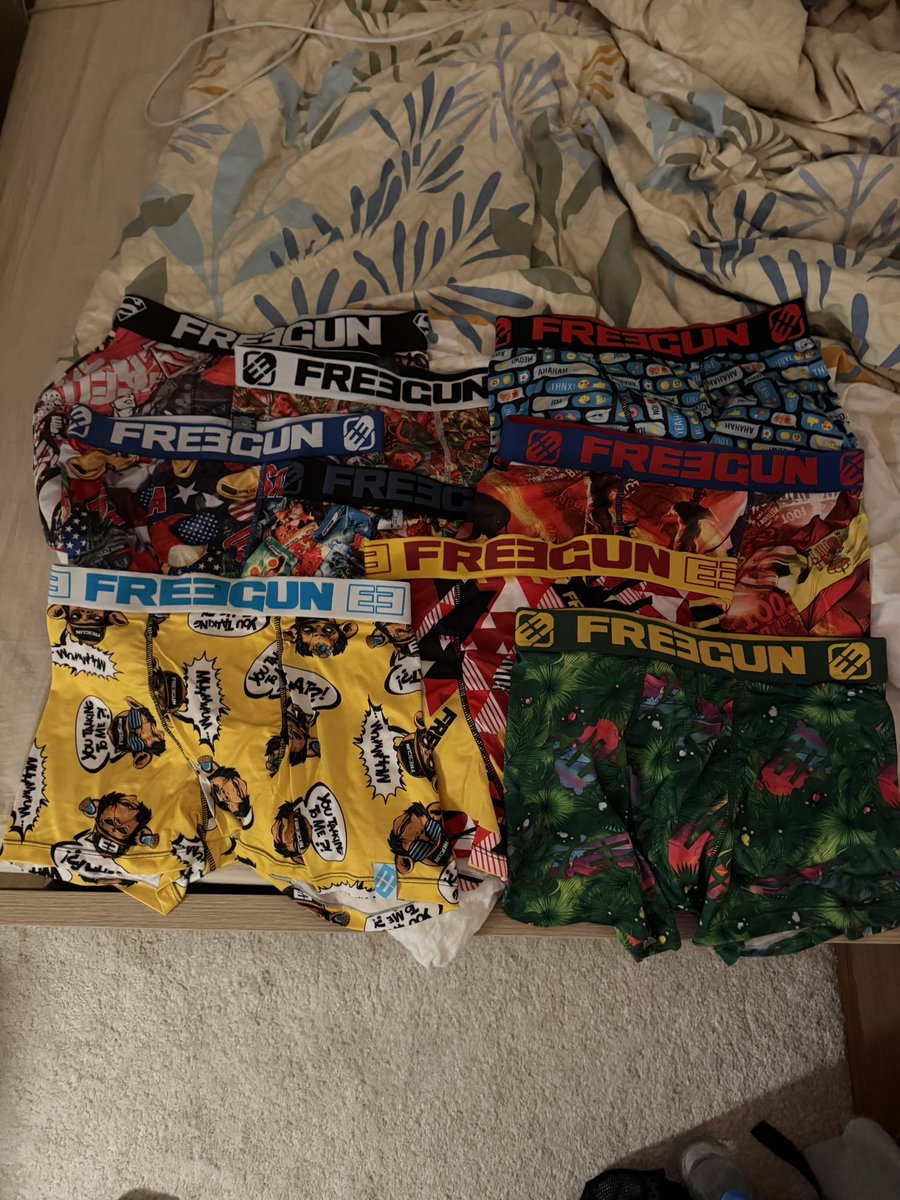 bidibiduboudi's tweet photo. Freegun à vendre !!!! Mp pour le personnaliser 😋😏 tous en taille M 🔥
RT si tu veux en gagner un 👀

#freegun #slave #boxer https://t.co/3UYzAb2Dl4