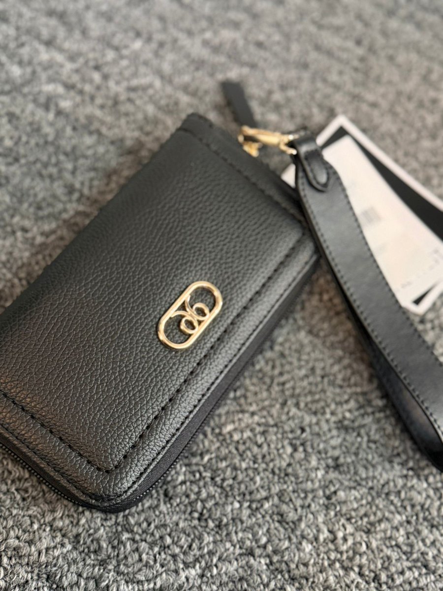 Billeteras 100% originales disponible en tienda y a domicilio 

Te esperamos en Plaza Vía Miranda local 5  colonia Escalón .
