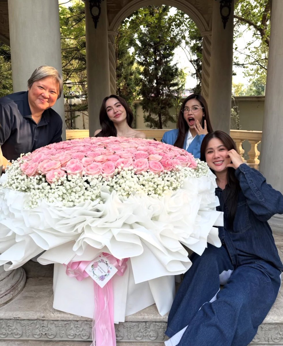 เป็นพยานรักพี่ติ๊กพี่ตุ๊บมาตลอดหรออ้วน5555555555555555