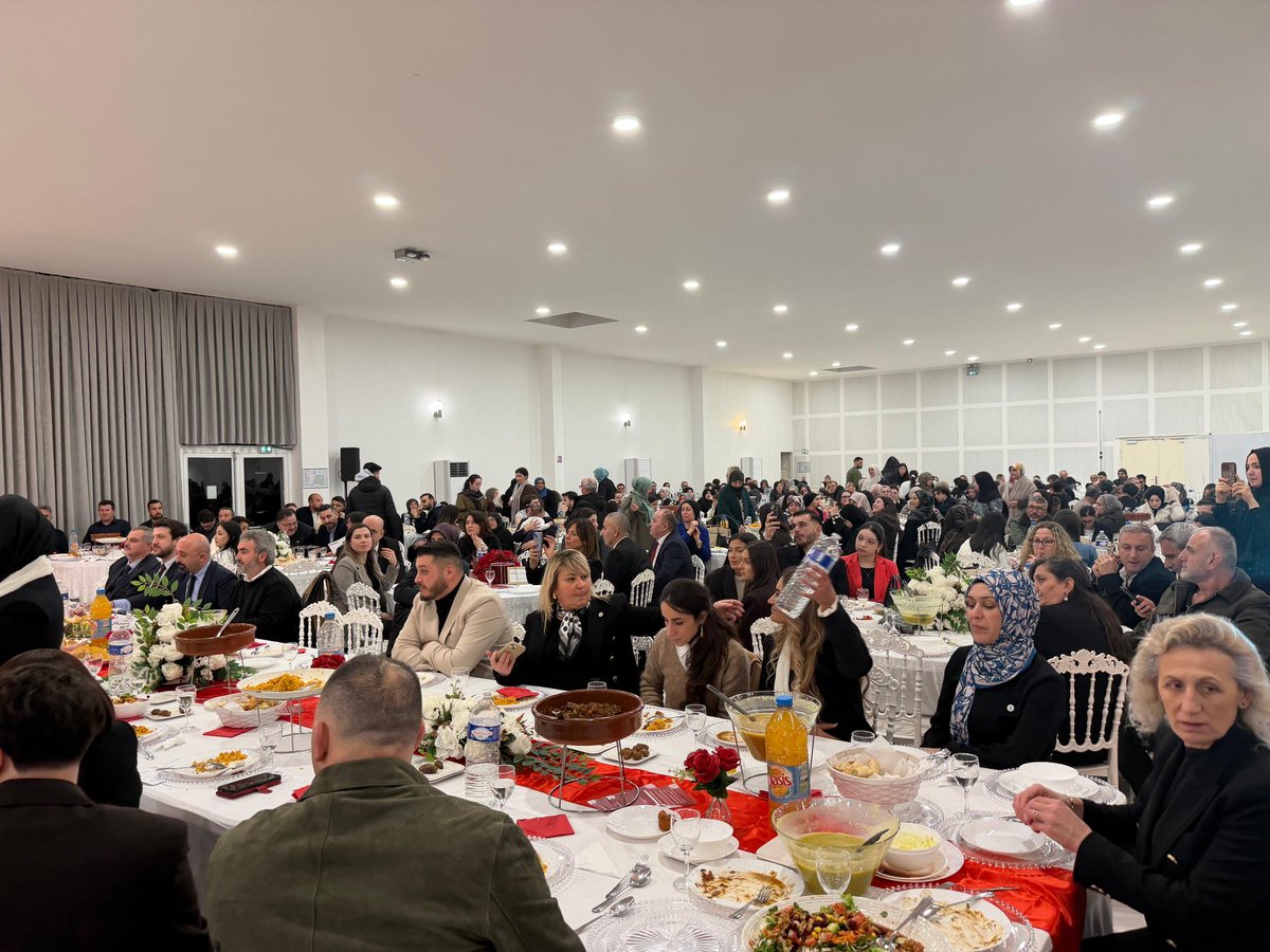 İnsanlık bugün; eşyaya, maddeye ve sahte putlara kul oldukça özgürleştiğini sanan devasa bir cinnetin içinde boğuluyor.

Bizim asıl vazifemiz; “Eşref-i Mahlûkat” zırhını kuşanarak insanlığı yeniden aslına iade etme misyonunu bir sancak gibi dalgalandırmaktır.

Evlatlarımıza