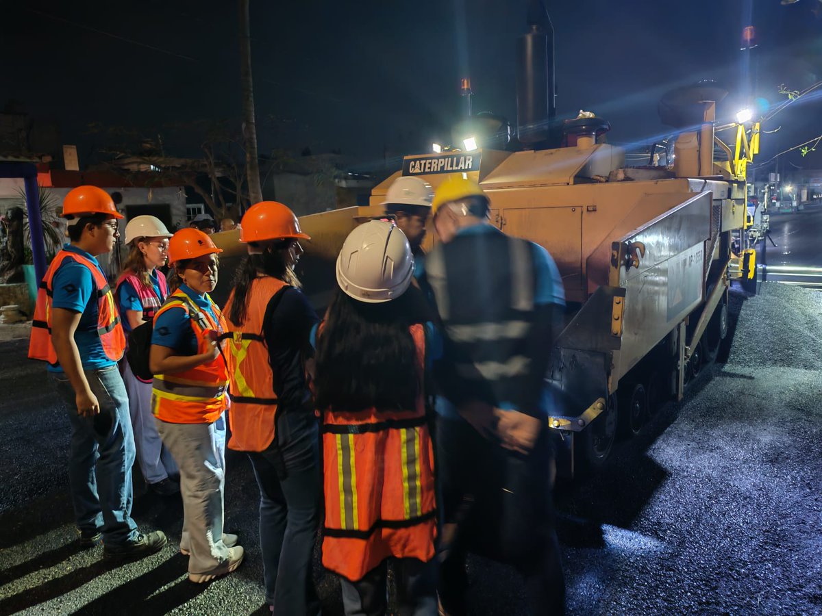 Capítulo Estudiantil AMIVTAC-UADY en visita de obra nocturna para conocer procedimientos de fresado y carpeta.
<a href="/AMIVTACmx/">AMIVTAC</a> 
<a href="/destacar/">ISABEL FERNANDEZ AR</a>