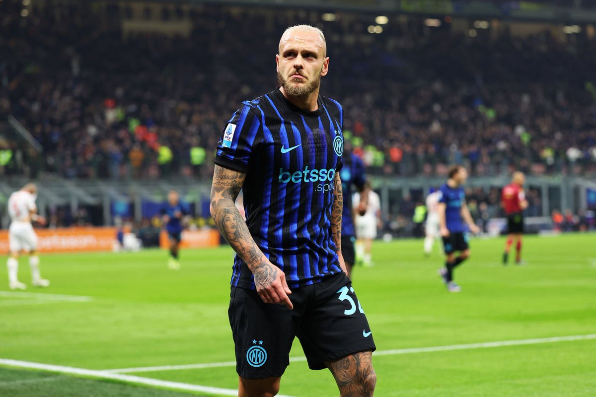 Vibes Foot tweet media