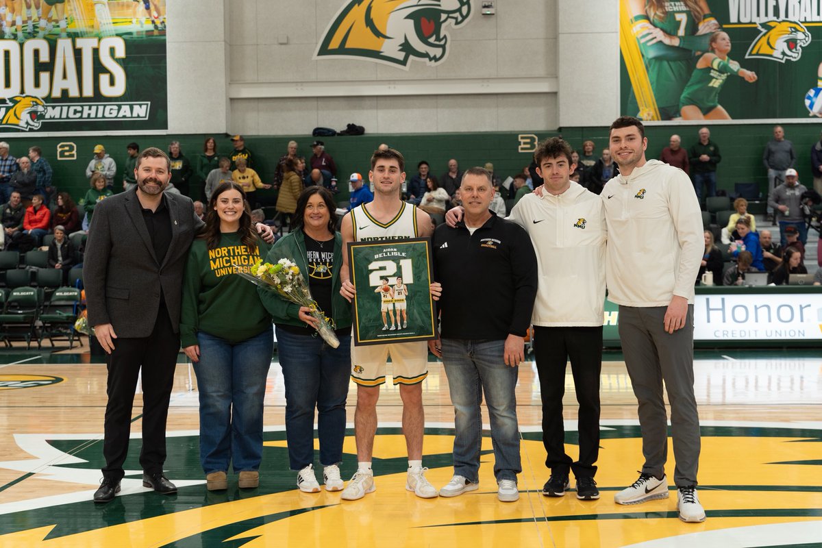 NMUMensBBALL's tweet photo. Thankful for you 4! https://t.co/TawCaE2n4s