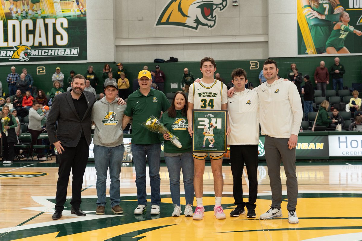 NMUMensBBALL's tweet photo. Thankful for you 4! https://t.co/TawCaE2n4s