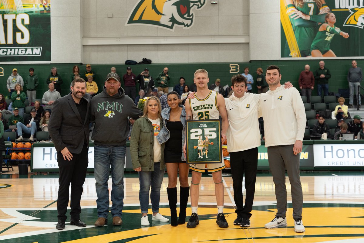 NMUMensBBALL's tweet photo. Thankful for you 4! https://t.co/TawCaE2n4s