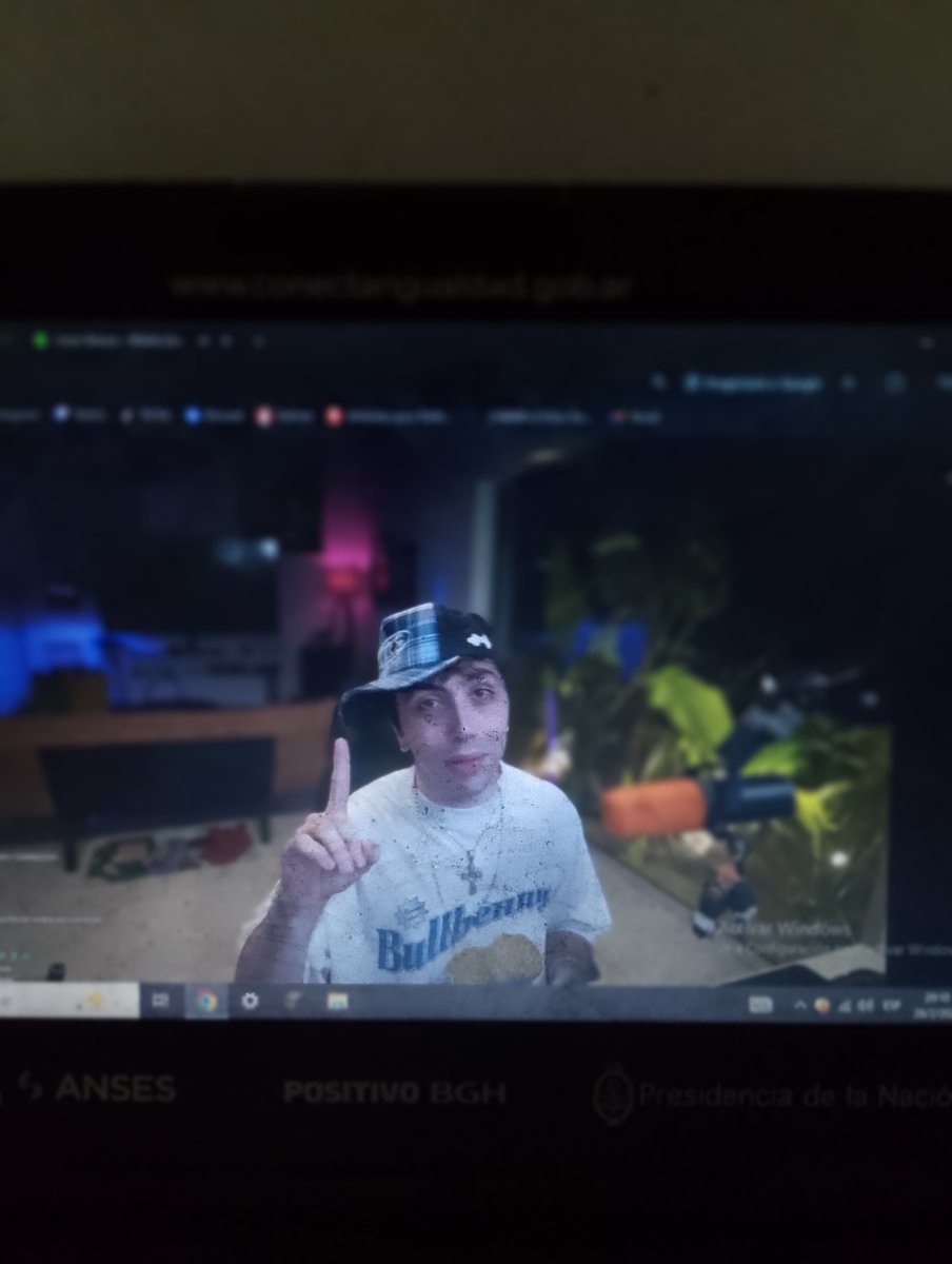 Jonas_Bosque's tweet photo. 😎 Streams de Carre + Nochecita = 🔥 https://t.co/yvUXsh4O3J