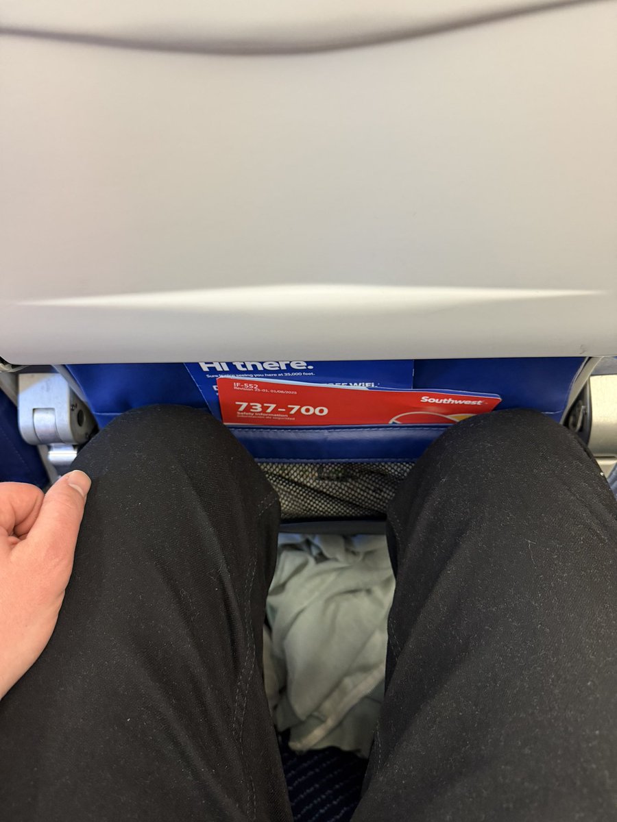 Brandon_Bray's tweet photo. What’s your legroom like on @SouthwestAir https://t.co/iwuqCg7vR2