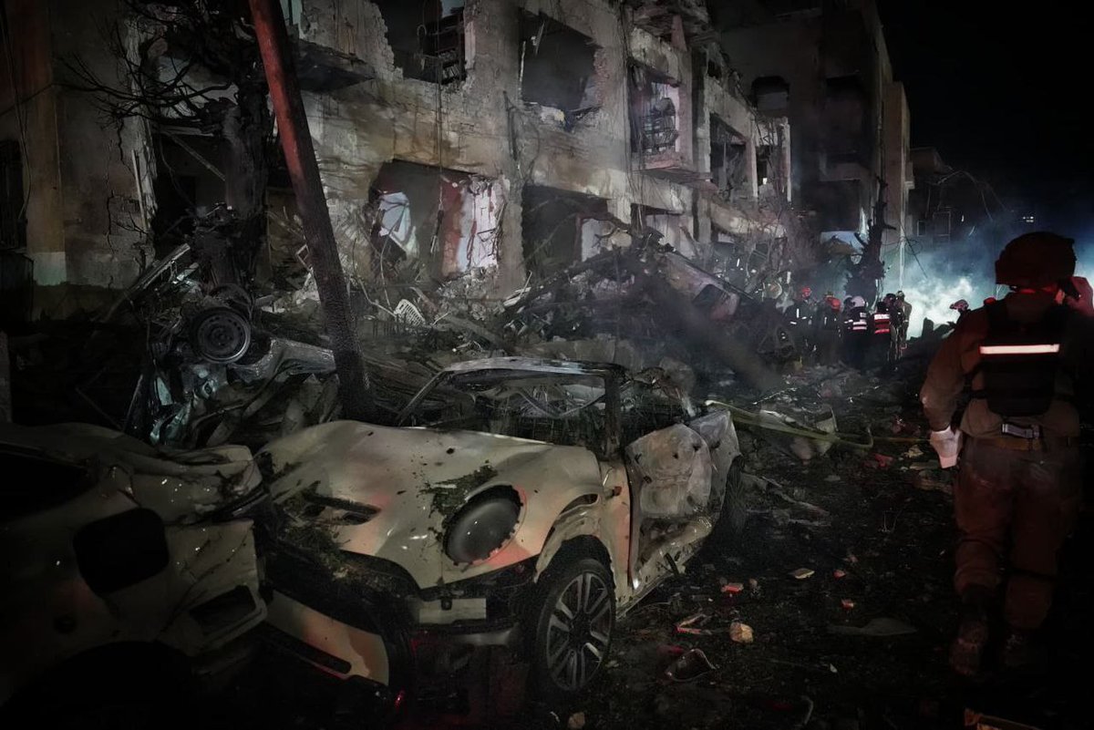 لَنْ يَضُرُّوكُمْ إِلَّا أَذًى وَإِنْ يُقَاتِلُوكُمْ يُوَلُّوكُمُ الْأَدْبَارَ ثُمَّ لَا يُنْصَرُونَ 

#مع_ايران_حتى_النصر
#أمة_واحدة