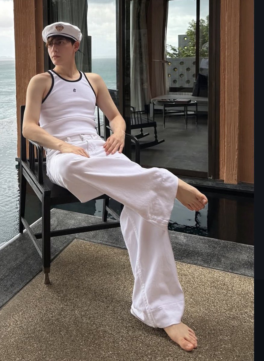 Isbanky with his pretty toes