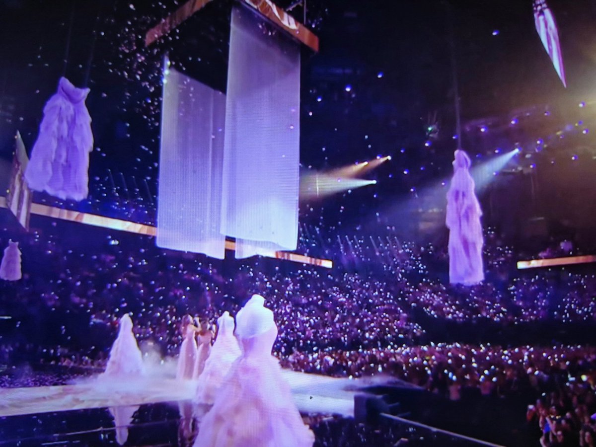 bidauxclaudine's tweet photo. #LesEnfoires2026
Tableaux magnifiques !!
Merci aux artistes 🎶
Merci aux personnes de l'ombre 🙏
Un CD Ou un DVD acheté c'est
17 repas.. 💚 🍀 offert aux #Restoducoeur https://t.co/xS35XrTmri