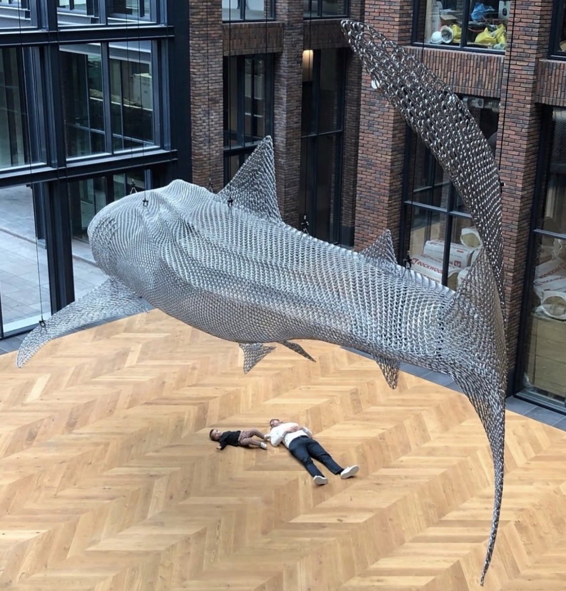 Looking for something to do on your Sunday afternoon in Amsterdam? If you’re an art lover and a bit tech-savvy or interested in the future and art, join us. We’ve got Vincent Mock in our gallery discussing his massive art pieces and we’ll also be talking about tokenisation and