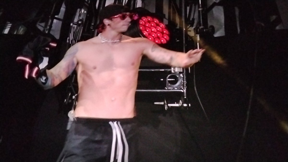 dann ⊬ lvs minho; saw tøp & p1h tweet media