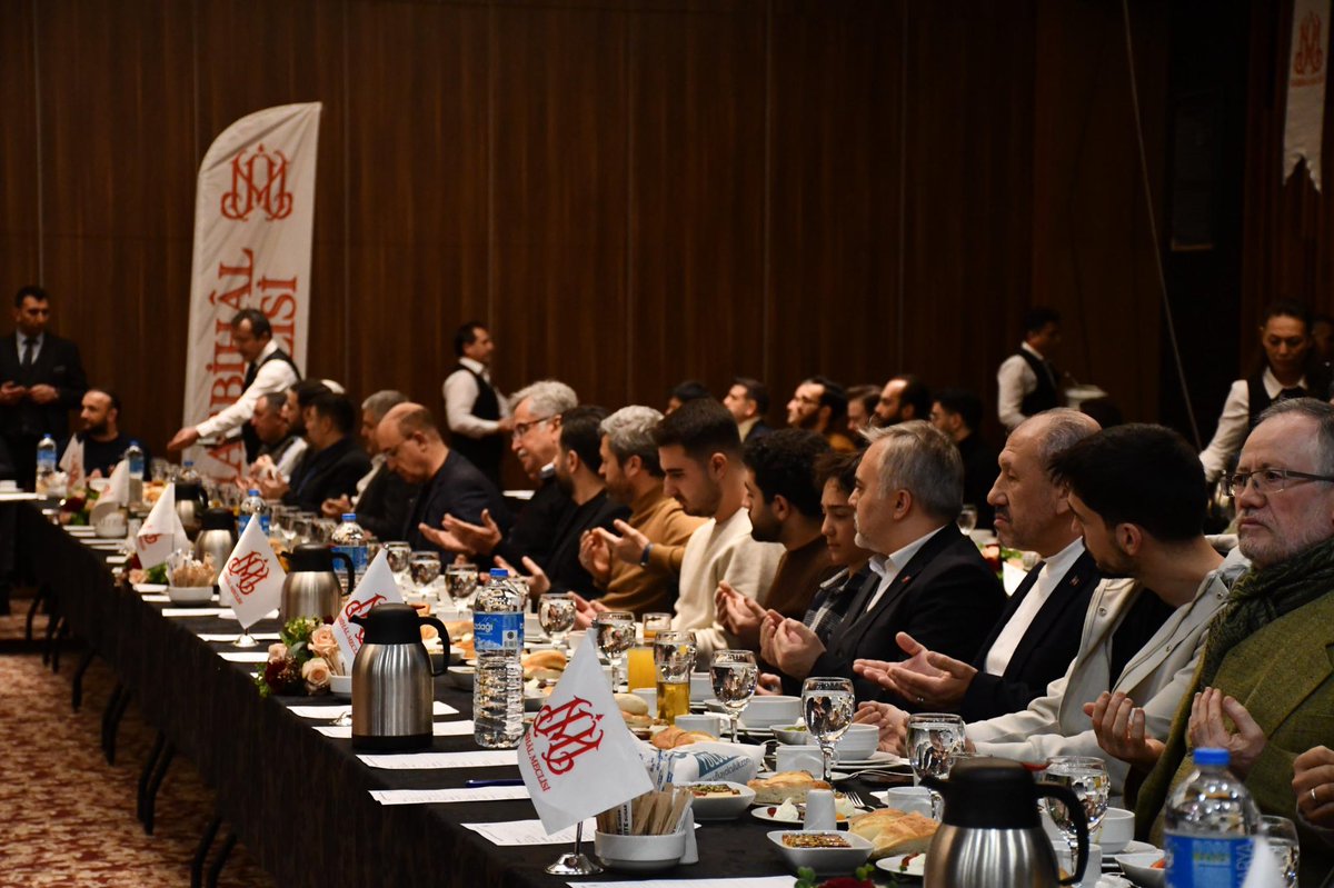 meclisihasbihal's tweet photo. Hasbihal Meclisi Geleneksel İftar Programımızı gerçekleştirdik.

Ramazan’ın manevi ikliminde; birlik, muhabbet ve kardeşlik duygularını aynı sofrada paylaşmanın huzurunu yaşadık.

Gönüllerimizi birleştiren bu buluşmada bizlerle olan tüm misafirlerimize teşekkür ederiz. https://t.co/i3yCybAuon