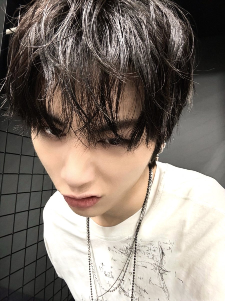 ݁ tweet media