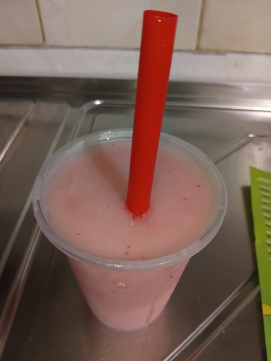 Guanabana &amp; fresa ( soursope &amp; strawberry)  smoothie no dairy no sweeteners added shit was fire