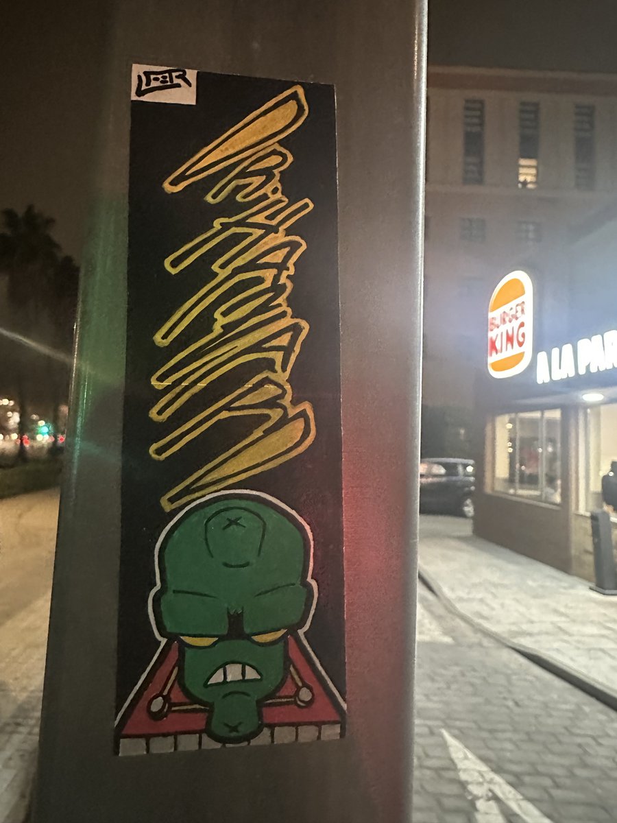ziryx_art09's tweet photo. Dr. Hazard sticker
#OC #Graffiti #Graffitistickers #Graffitiart https://t.co/wjijSEE0hz