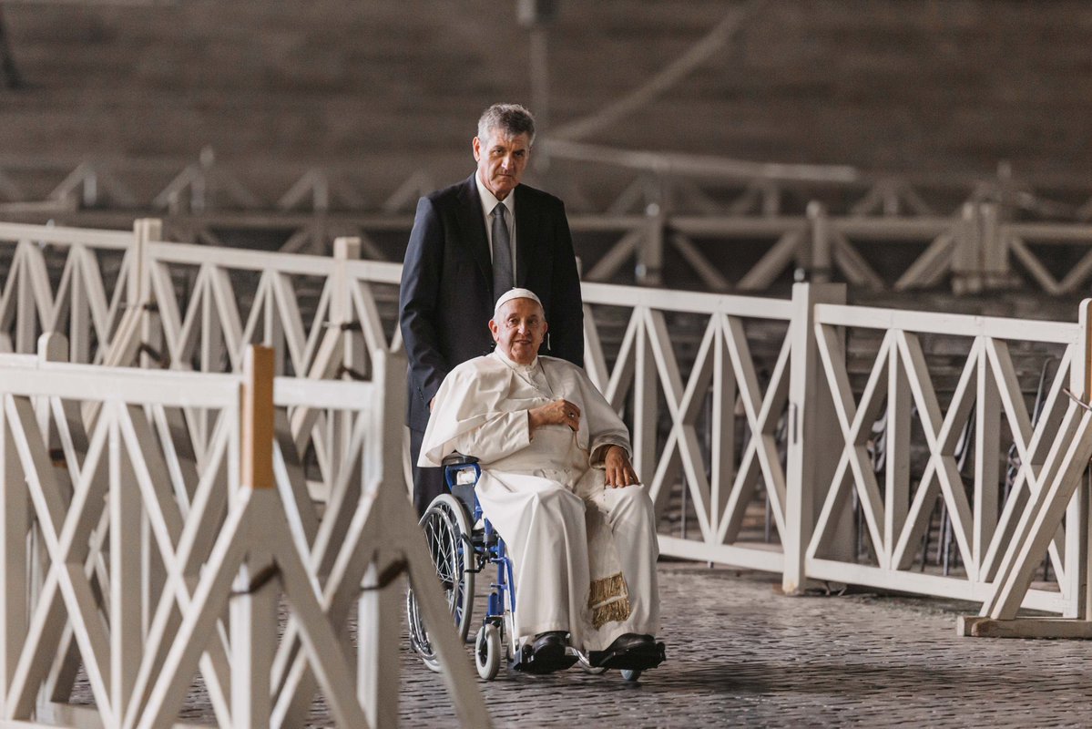 La foto más linda que verás hoy.
Francisco, eterno