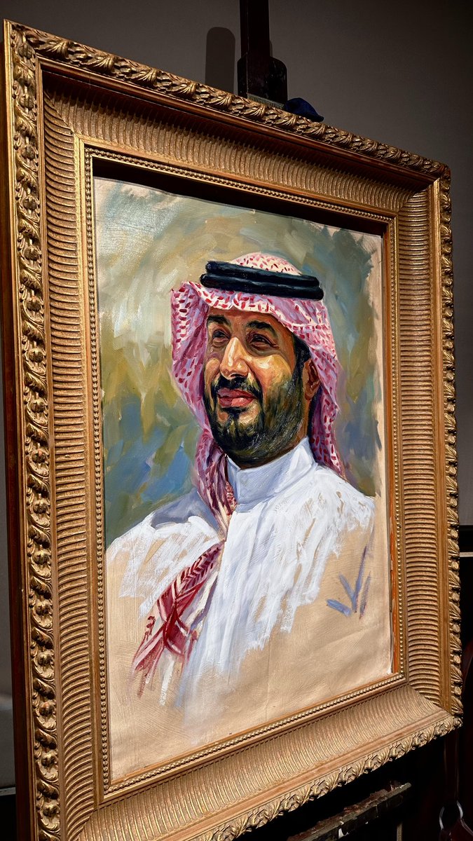 N_aldabel's tweet photo. لوحة زيتية لسمو ولي العهد الأمير #محمد_بن_سلمان آل سعود 🇸🇦🎨

عمل فني يجسّد ملامح القيادة والطموح برؤية معاصرة، ويركز على الظل والنور لإبراز قوة الشخصية وعمق الحضور ،، الله يحفطه🤍 https://t.co/oGsoSTTqpv