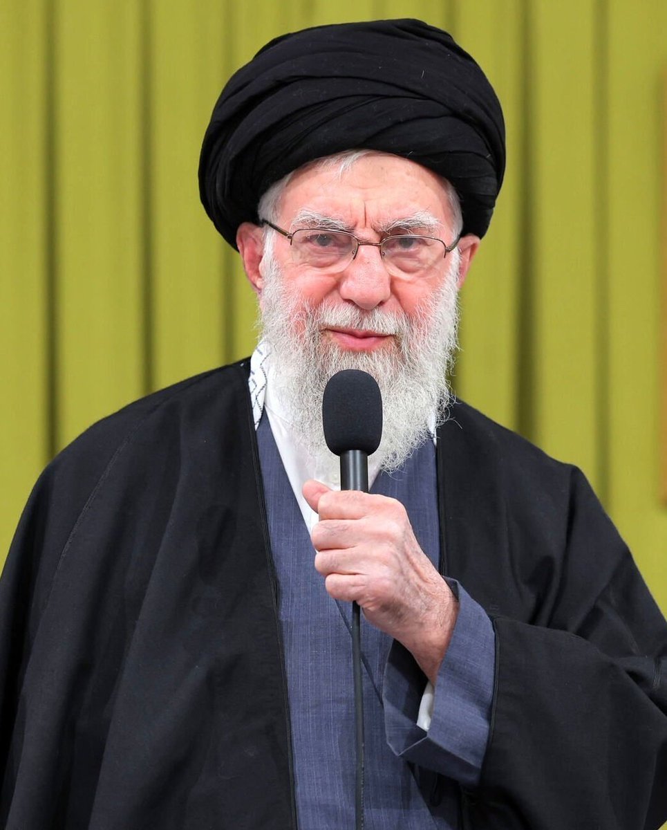 Yemen22311's tweet photo. Alhamdulillah, the Iranian Supreme Leader is completely safe and sound🤲 https://t.co/lpJF7V7MXt