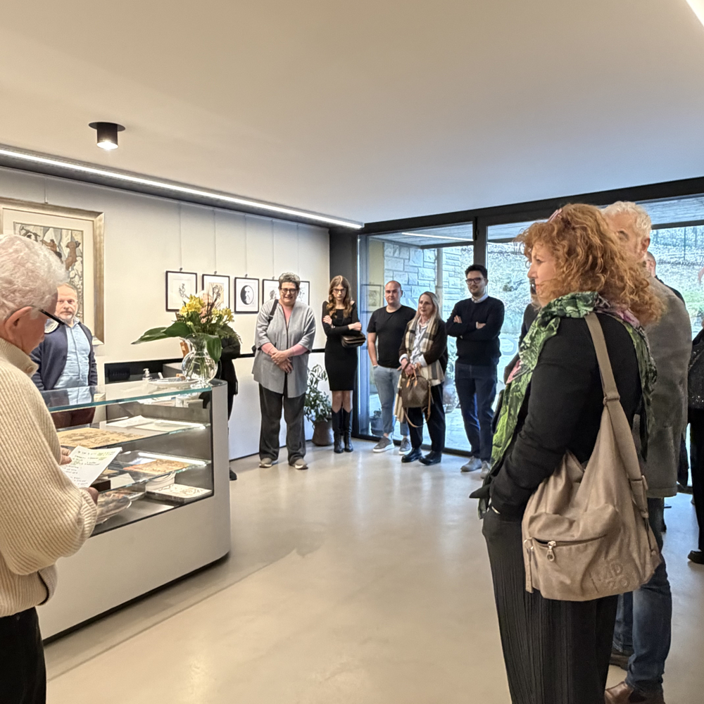 COVILIARTE's tweet photo. => #CasaMuseoCOVILI | #PavulloNelFrignano, 28/02/2026

A #CasaMuseo #GinoCOVILI il colore diventa racconto...

Tks: #LionsClubVignolaECastelliMedioevali

#COVILIARTE - #COVILI - #Arte - #Cultura - #GrandiMaestri - #Novecento - #Territorio - @lionsclubs  - #CoviliAMBASSADORS https://t.co/veugn9mHYL