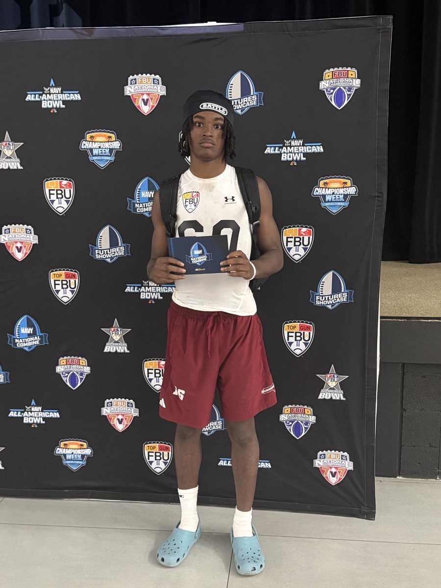 EvansBranch_88's tweet photo. Had a great time at the @FBUcamp I received a Navy National Combine invite and made all camp team as a wr.@stevequinnFBU @Andrew_Ivins @AWilliamsUSA @KoreenBurch @FrankPacoRojas1 @RansomFootball https://t.co/Dy6O85cZAR