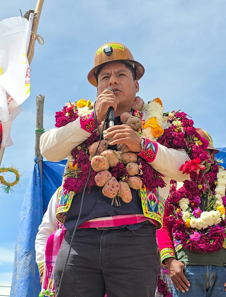 LeonardoLoza18's tweet image. Hermanas y hermanos de #Challasirca, provincia Arque:

Gracias por su cariño y por confiar en este #proyecto. Su respaldo me compromete a gobernar con honestidad y resultados.