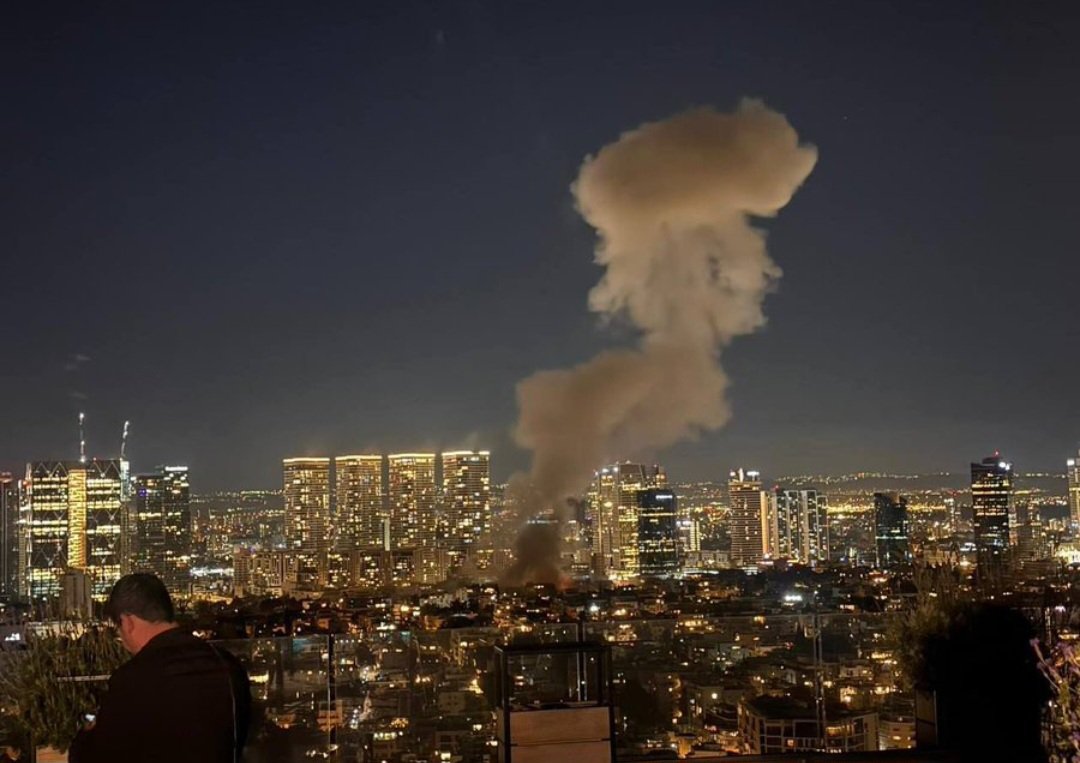 الآن سقوط مباشر للصواريخ الايرانية في تل ابيب