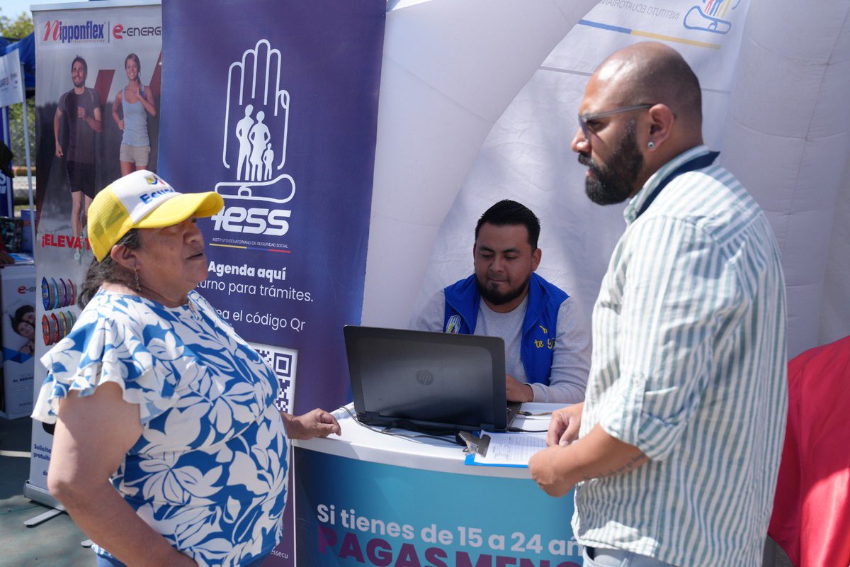 IESSPichincha's tweet photo. #IESSenTerritorio📍| Junto al @DHumanoEc acercamos nuestros servicios hasta Solanda donde más de 200 ciudadanos recibieron 🩺prevención en salud, 👥 asesoría ciudadana personalizada, ✅ afiliación instantánea insitu y 🎨espacios lúdicos para grandes y chicos. https://t.co/6N16T3DitT