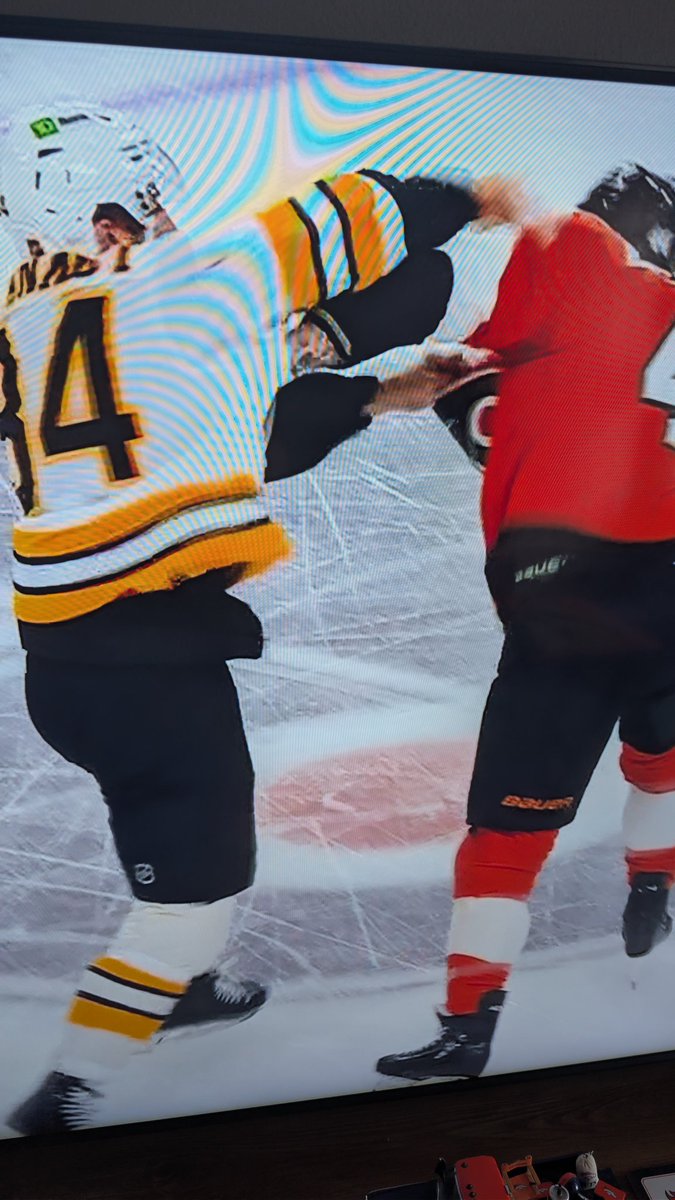 ElwaySeven's tweet photo. East Coast Attitude 😂 
#saturdayvibe in 🏒 
🥊 https://t.co/jJEr7LZVMk