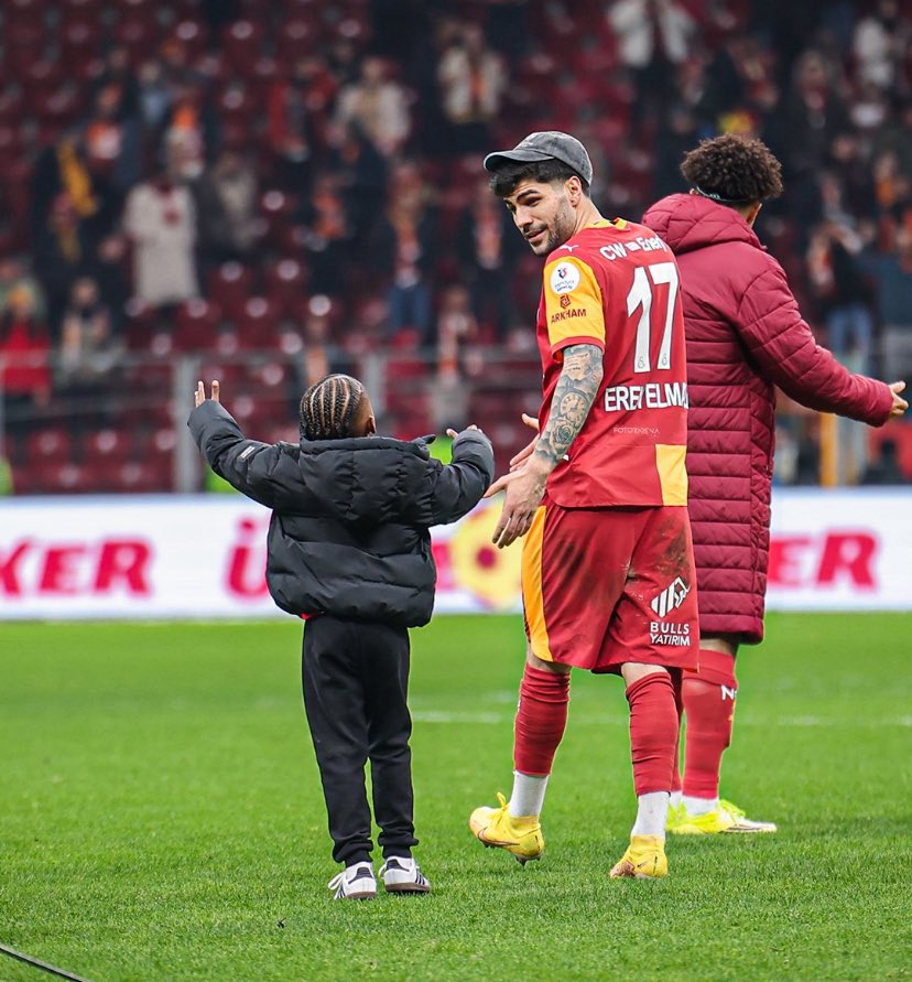 sen bu cocuktan ne istiyosun ya hahahaahhahajap