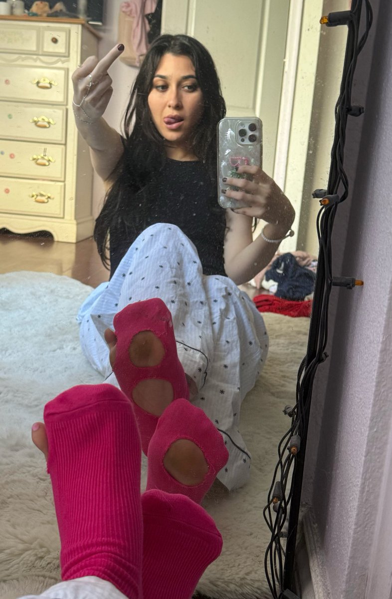 Goddess Tess tweet media