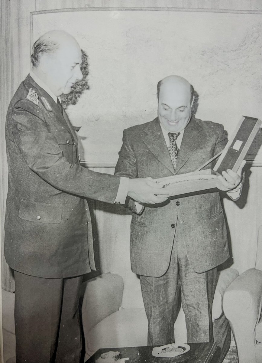 hasantas52's tweet photo. Tarihe not düşen bir an…

Bir tarafta 1974 Barış Harekâtı’nın askerî aklı;
diğer tarafta Kıbrıs Türk halkının sarsılmaz iradesi.

Genelkurmay Başkanı Orgeneral Semih Sancar
ve Kıbrıs Türkünün efsane lideri Rauf Raif Denktaş aynı karede…

Hasan Taş Arşivi https://t.co/06Ss4yVQMh
