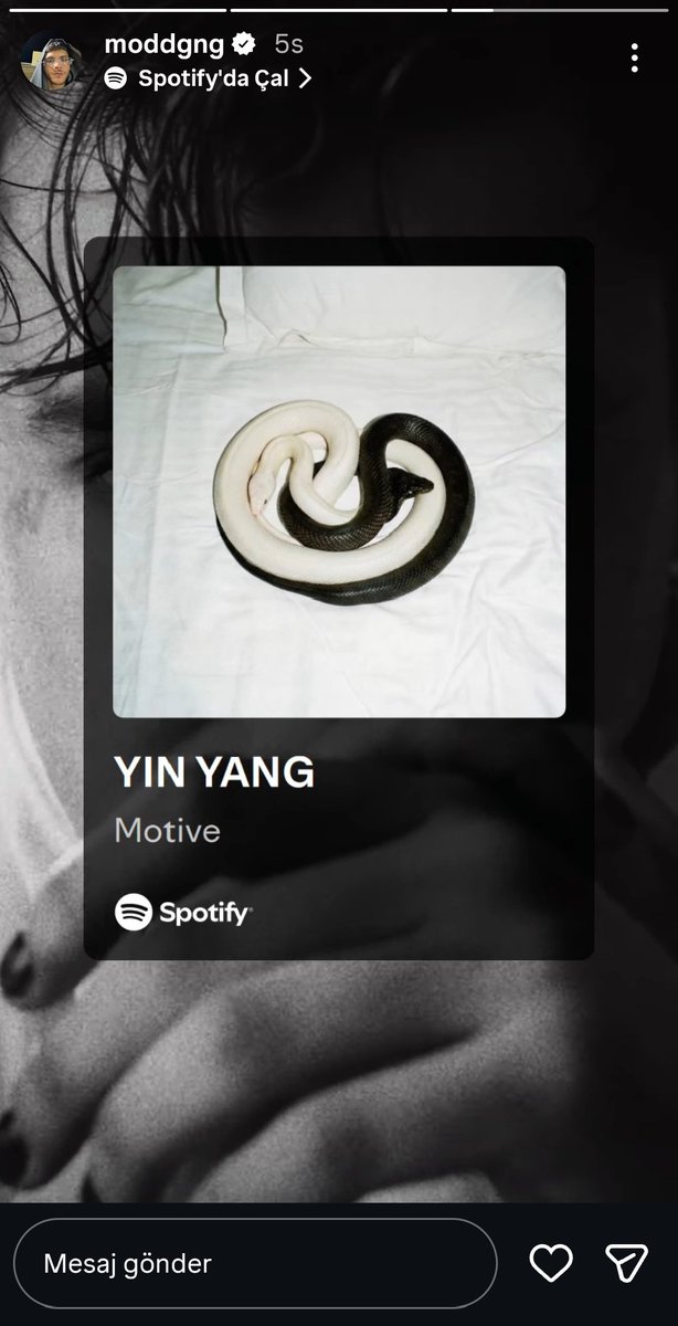 Modd'un motive'nin şarkısını paylaşması efsane bi şeydi ya