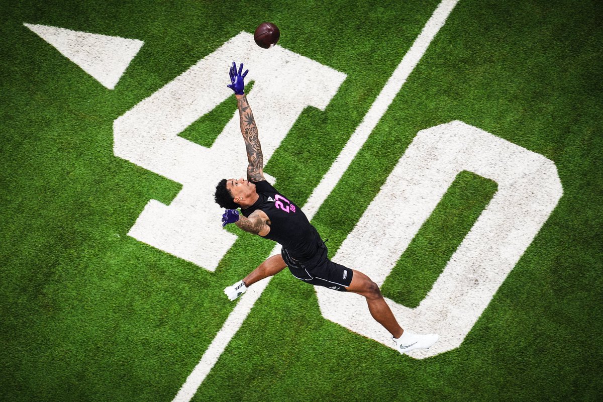 UW_Football's tweet photo. Ephe and Tacario makin it look easy 🔒

#BeAPro x #DBU https://t.co/7HXzI38OEv
