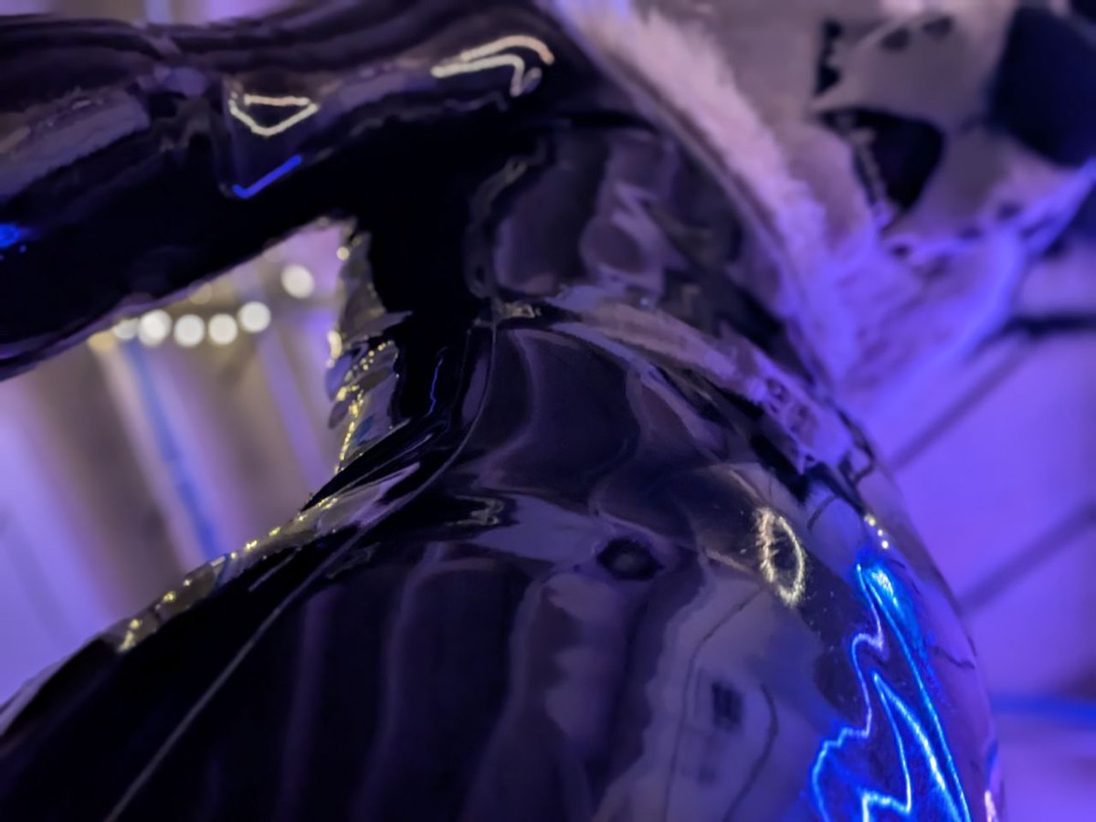 Leon Sus-ky tweet media