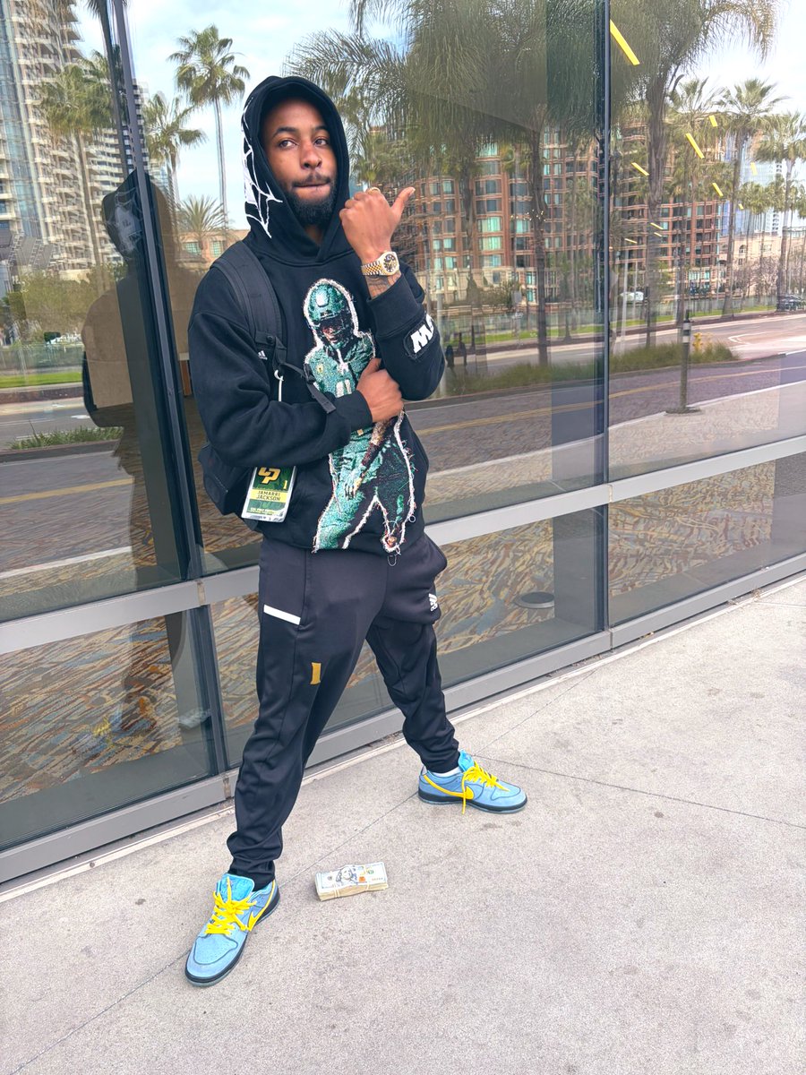 twoonederful's tweet photo. You cant leave me with a frown, I took this shit from off the ground π¦
π #4L #Numba1π©Έ https://t.co/5k2vT76tqb