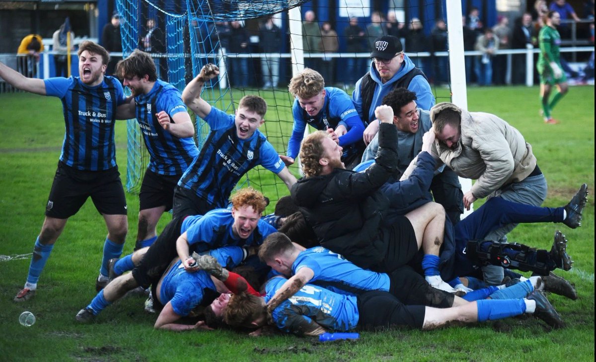 HallenFC's tweet photo. The Isuzu FA Vase Semi Final draw will be made on Monday, live on @talkSPORT2
 
Live from Wembley Stadium starting at 3.15pm.
 
The draw will be made by former England international, Gary Cahill &amp; @TonyIncenzo will give his reaction to the fixtures.

Hallen are ball number 3 ! https://t.co/gYCisOxtfI