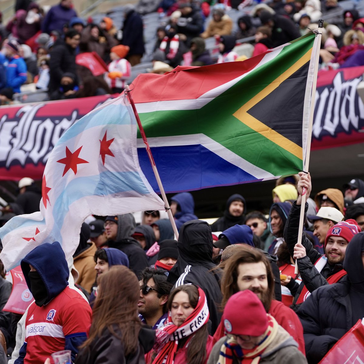 🇿🇦📸 South Africa represented at Mbekezeli Mbokazi’s Soldier Field debut.

#cf97 #vamosfire