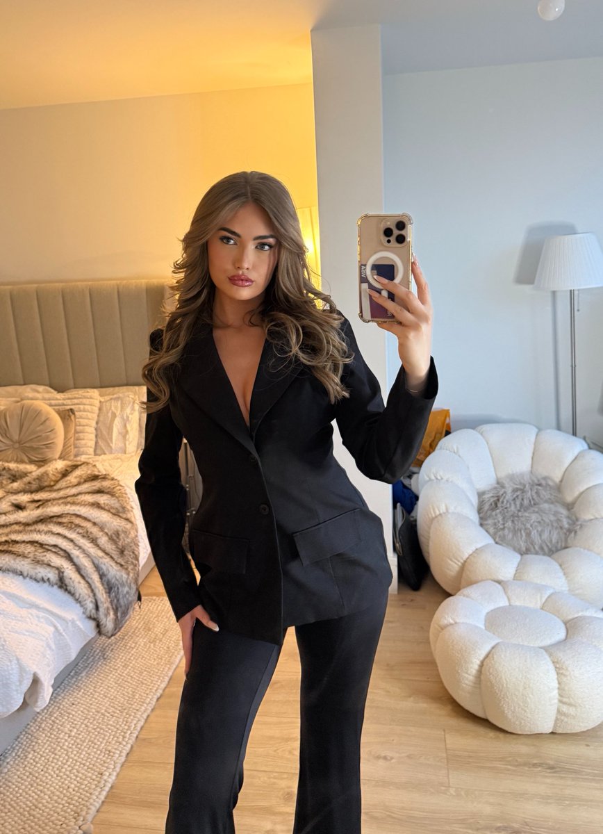 We both know what your going to do next 💰