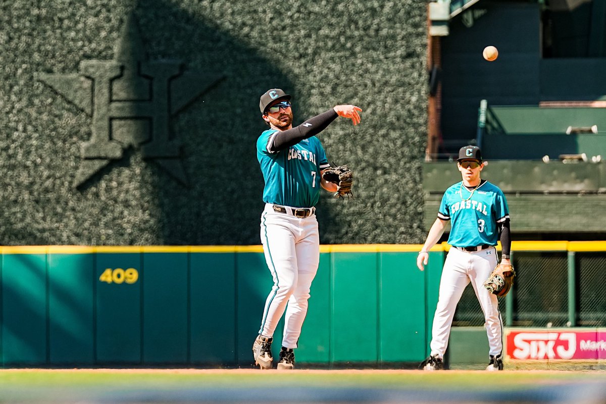 CoastalBaseball's tweet photo. Teal looks good on you, @DaikinPark https://t.co/XE1Nqp6p0i