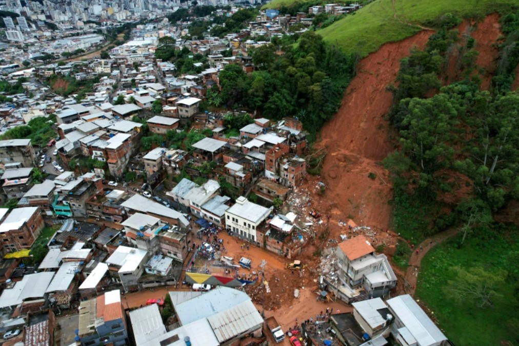 Emergenza24's tweet photo. UPDATE [28.02-21:30] Minas Gerais #Brasile #Braziel
alluvioni, frane, crolli dopo forti piogge (da 25.02.2026).

👉Il bilancio provvisorio è di +70 morti +5 dispersi
👉Informazioni e aggiornamenti: https://t.co/79Fa3RUVtG https://t.co/nqyxBzWUP7