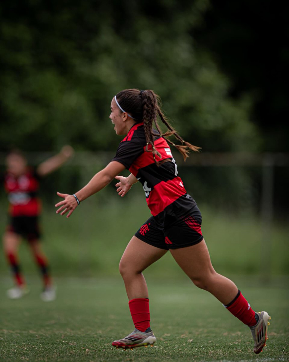 ⚽ JOGO ENCERRADO!

No CEFAN, Flamengo venceu o Fluminense por 3 a 0 e assumiu a liderança isolada da Copa Rio de Futebol Feminino sub-20.

Gols de Alice (2x) e Yasmin Cardozo. 🔴⚫

📷 Divulgação/CRF
