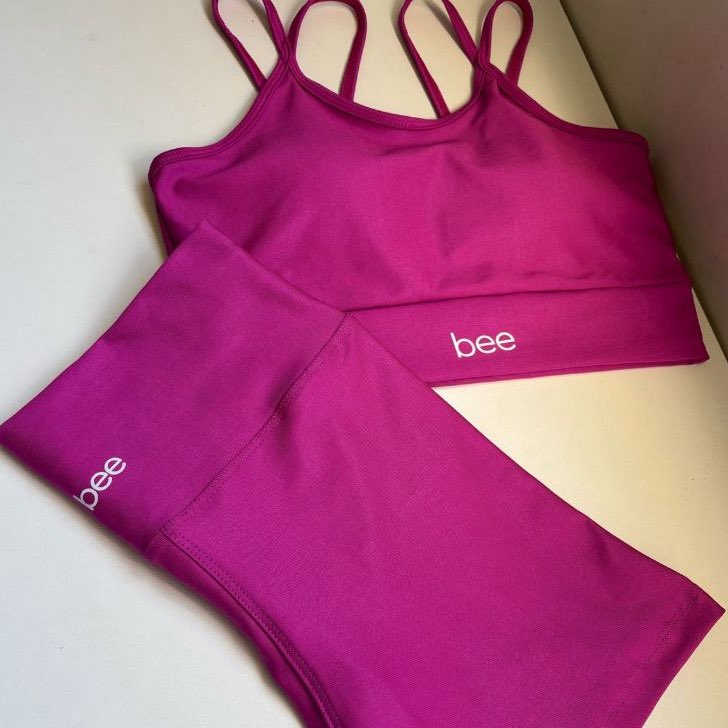 ByFranSilva's tweet photo. Dê uma olhada em Conjunto Fitness Feminina Para Treino Super Confortável 
Com Bojo ; Para Academia 

 💰💸 R$79,90. 

Compre na Shopee ✨
https://t.co/GTsqAzzHwU

#ProvaDoAnjo #BBB26 https://t.co/kprkkwpSxG