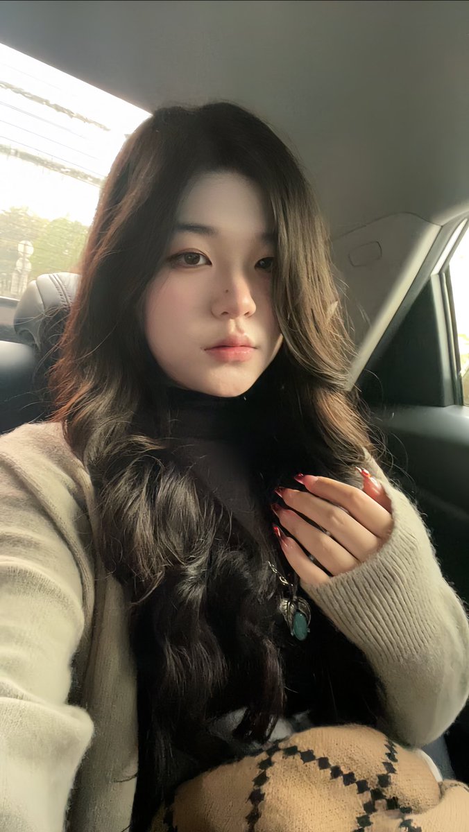SebastianBuny11's tweet photo. 美甲带钻你忍忍 #4i女攻 https://t.co/2og2esqdv9
