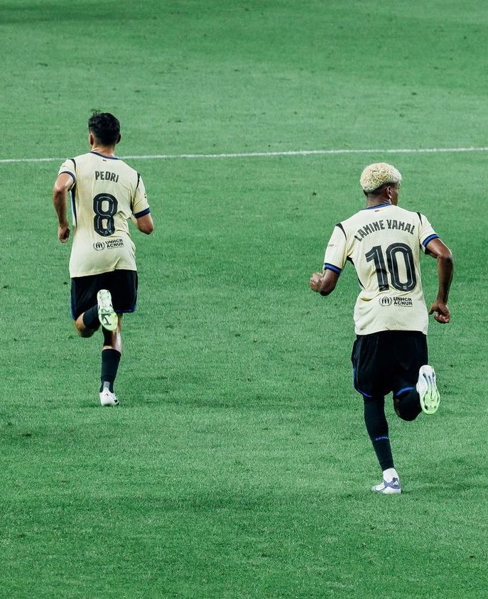 My number 8 and 10 then vs now. I will be jealous too if I wasn’t a Barcelona fan. 🥹❤️